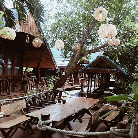 Ruennamyen Resort Amphawa Samut Songkhram Екстериор снимка