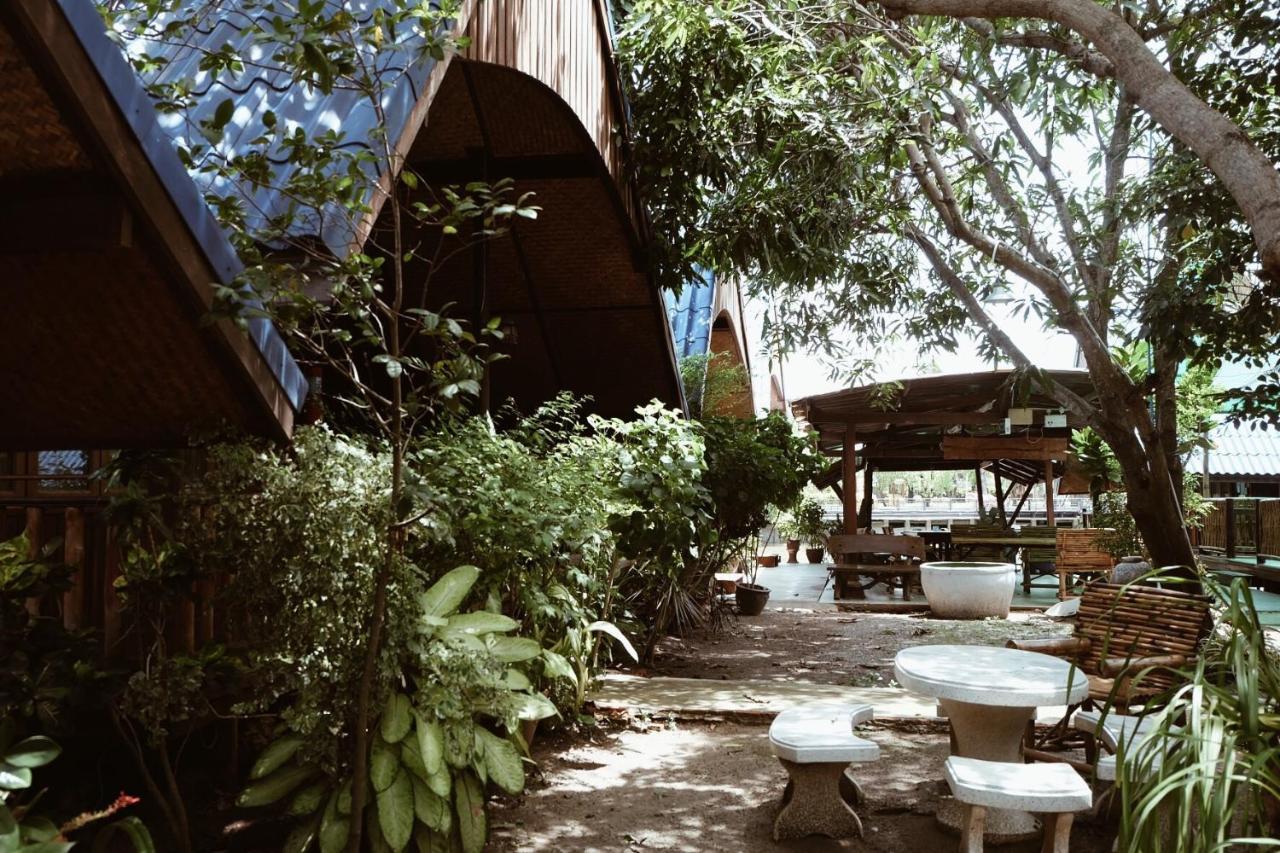 Ruennamyen Resort Amphawa Samut Songkhram Екстериор снимка