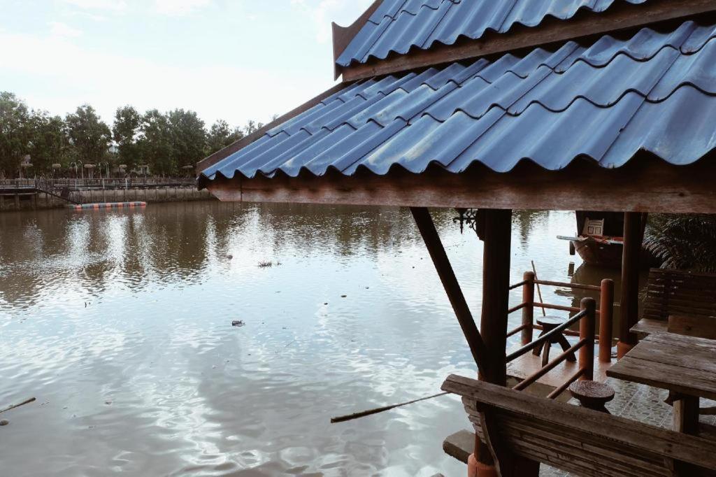 Ruennamyen Resort Amphawa Samut Songkhram Екстериор снимка