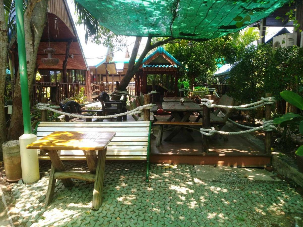 Ruennamyen Resort Amphawa Samut Songkhram Екстериор снимка